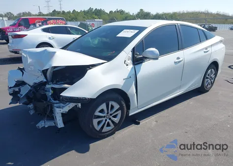 2018 Toyota Prius Two Eco z USA, uszkodzony, nr VIN JTDKARFU8J3063433